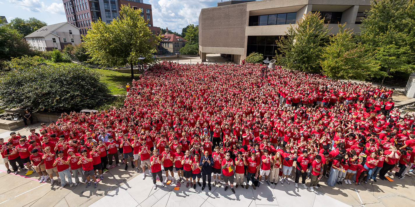 College of Engineering class is shown posing for a picture